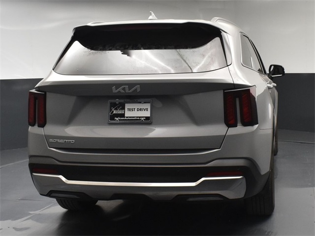 Vehicle image 17 of 49
