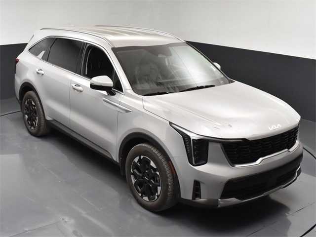 Vehicle image 8 of 49