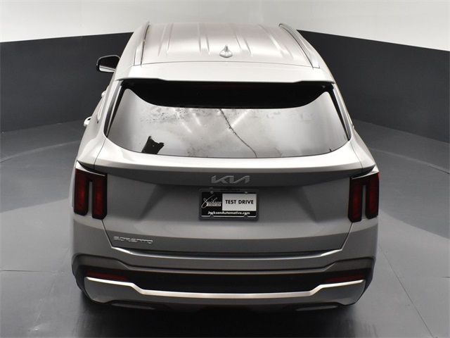Vehicle image 18 of 49