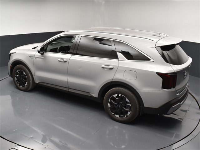 Vehicle image 21 of 49
