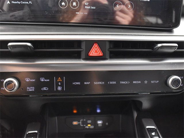 Vehicle image 40 of 49