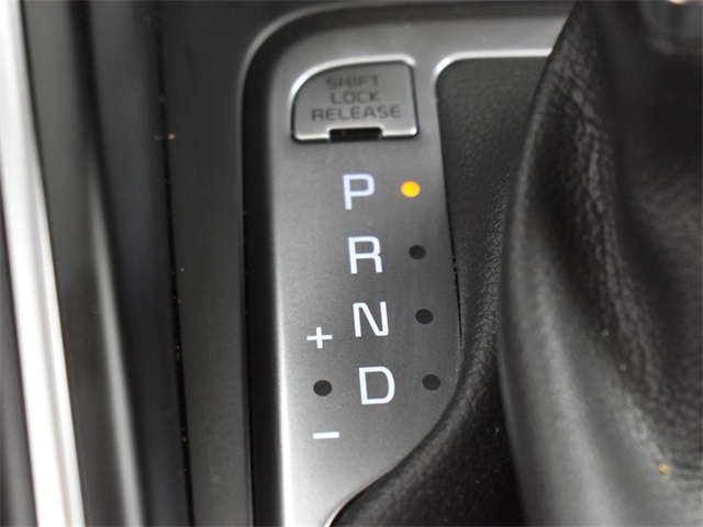 Vehicle image 43 of 49