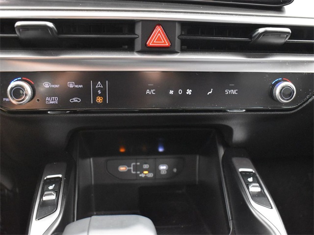 Vehicle image 41 of 49
