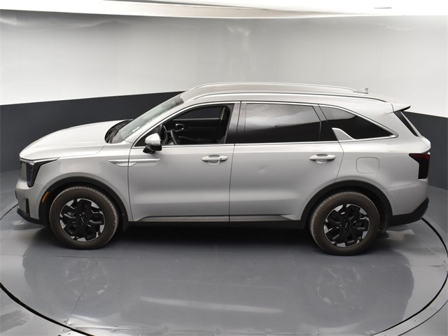 Vehicle image 26 of 49