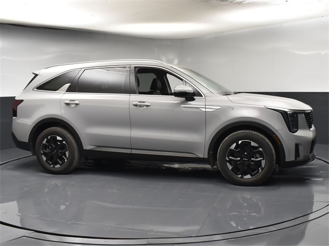 Vehicle image 9 of 49