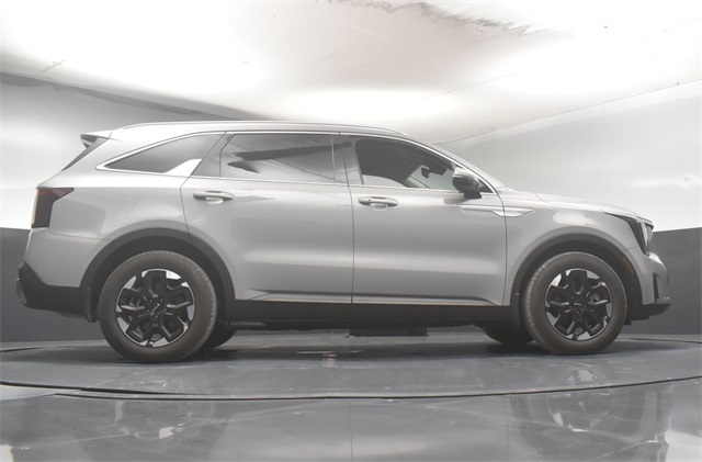 Vehicle image 13 of 49