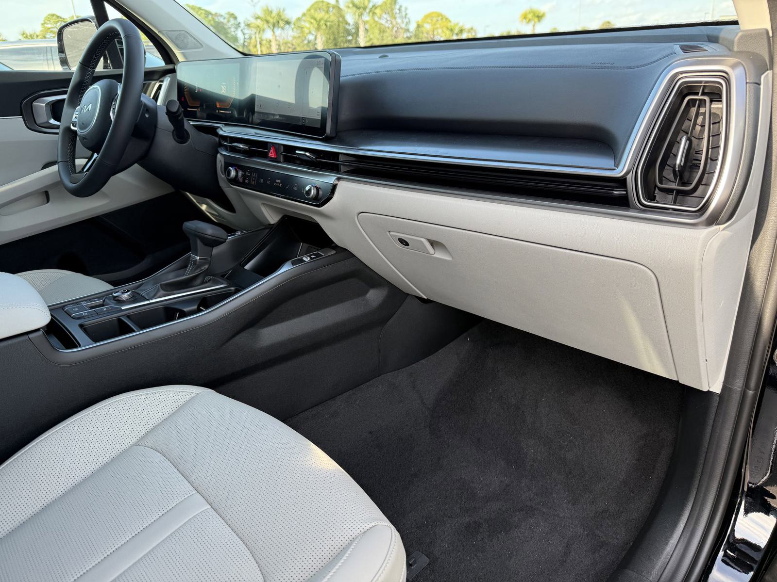 Vehicle image 13 of 36