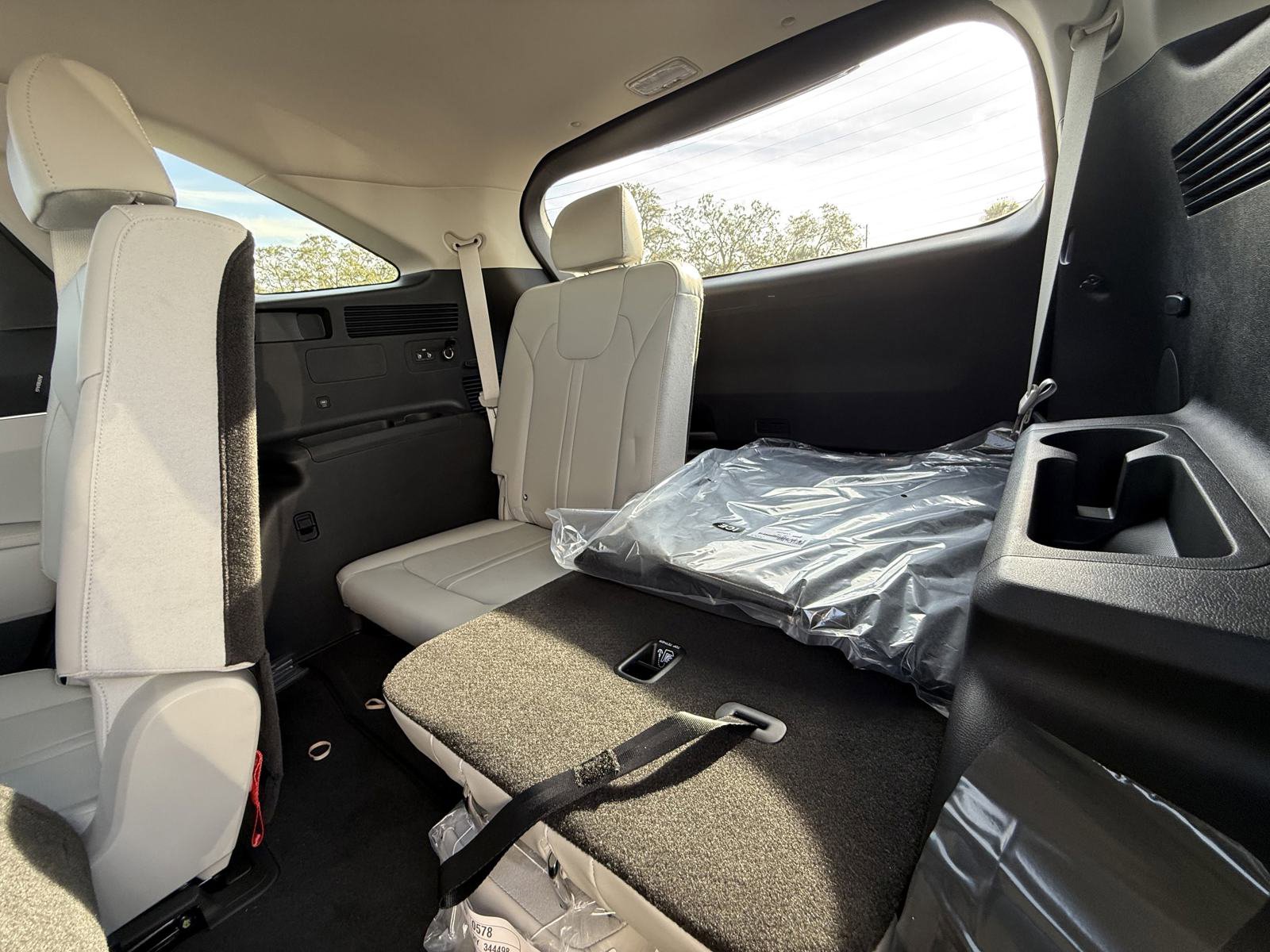 Vehicle image 18 of 36