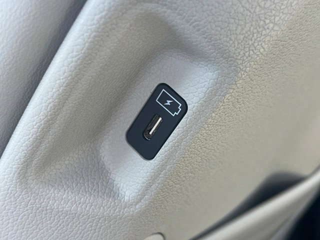 Vehicle image 18 of 38