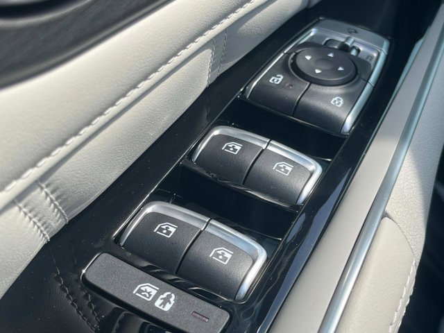 Vehicle image 24 of 38
