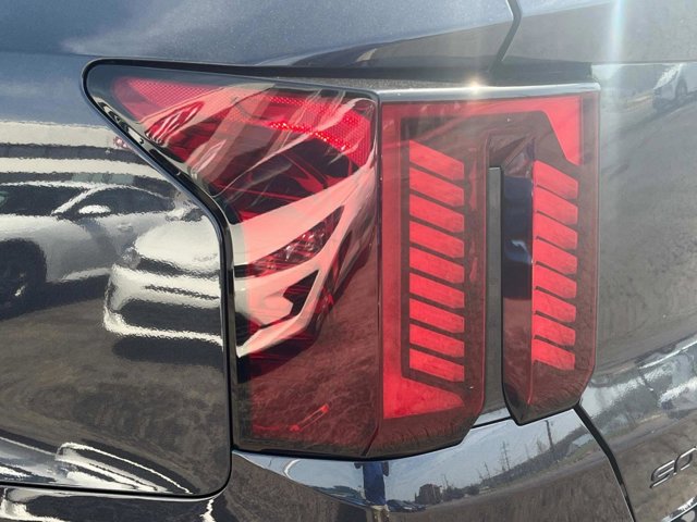 Vehicle image 11 of 38