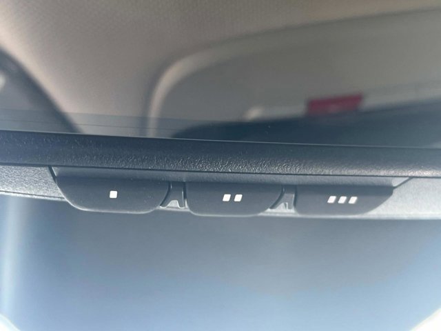 Vehicle image 36 of 38