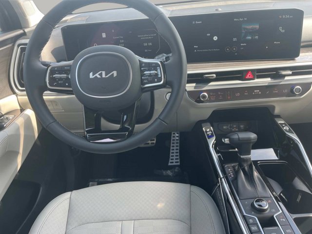 Vehicle image 13 of 38