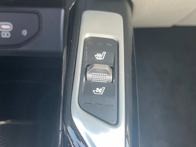 Vehicle image 33 of 38