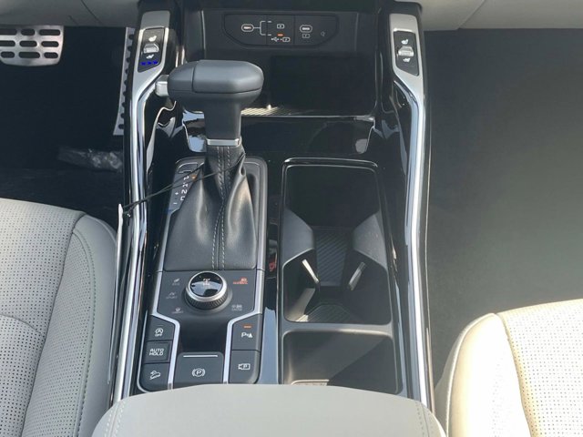 Vehicle image 17 of 38