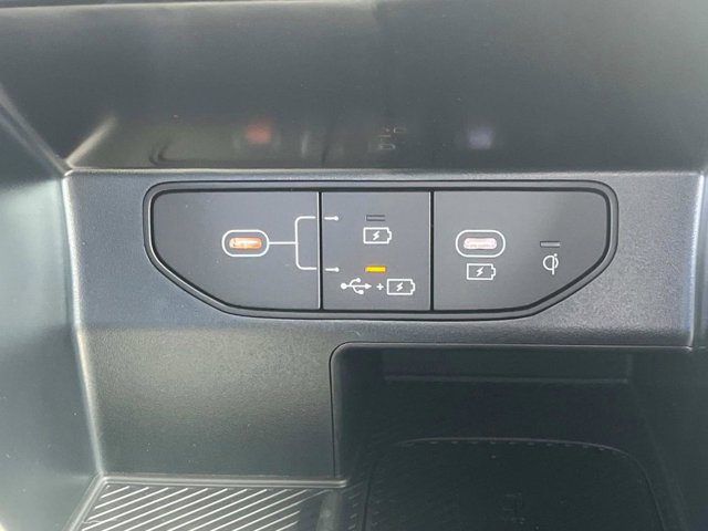 Vehicle image 34 of 38