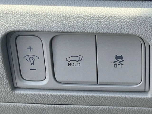 Vehicle image 28 of 38