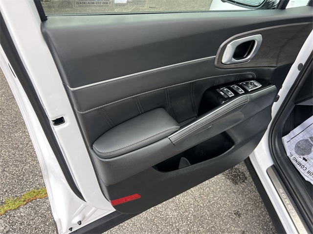 Vehicle image 10 of 43