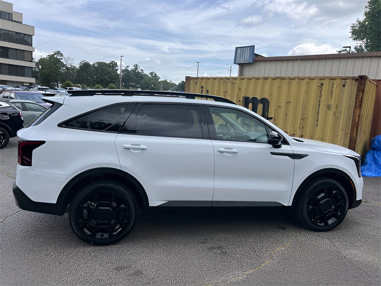 Vehicle image 40 of 43