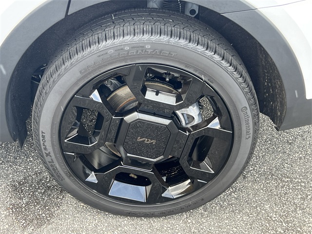 Vehicle image 19 of 43