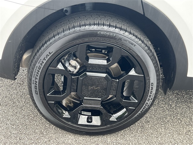 Vehicle image 17 of 43