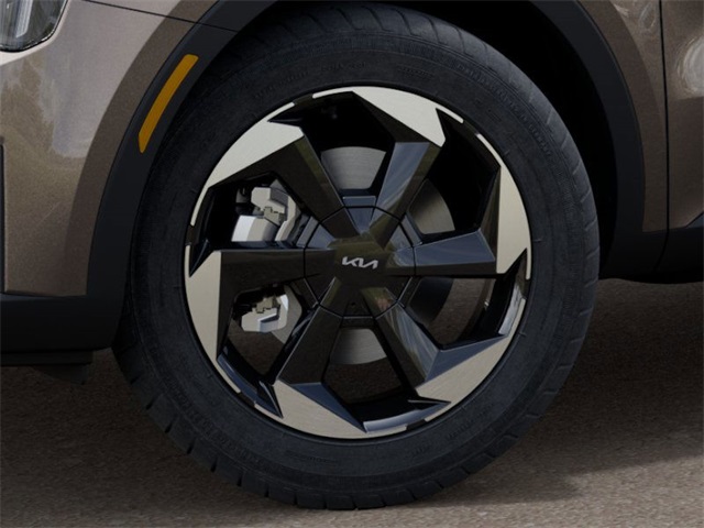 Vehicle image 10 of 27