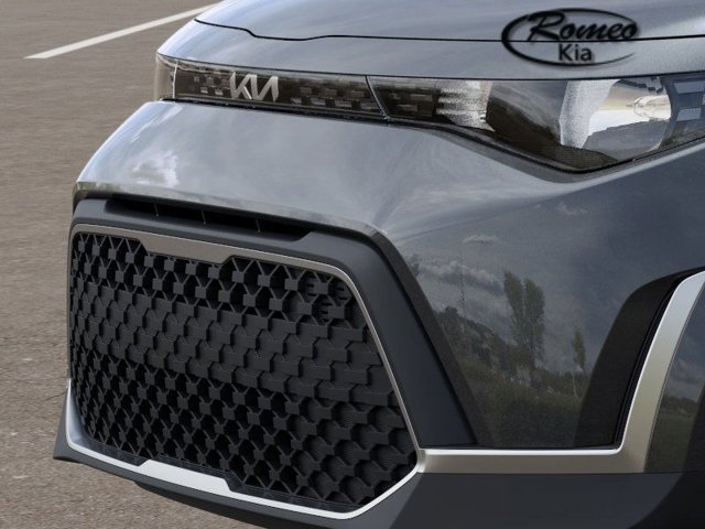 Vehicle image 25 of 27