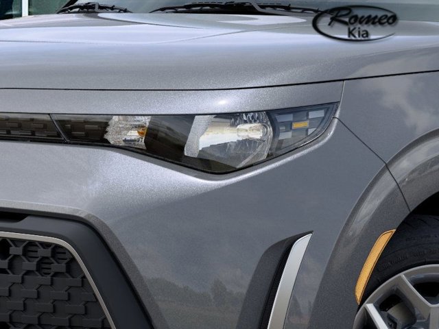 Vehicle image 23 of 27