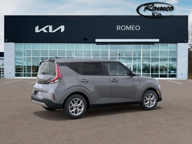 Vehicle image 6 of 27