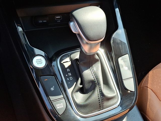 Vehicle image 12 of 22