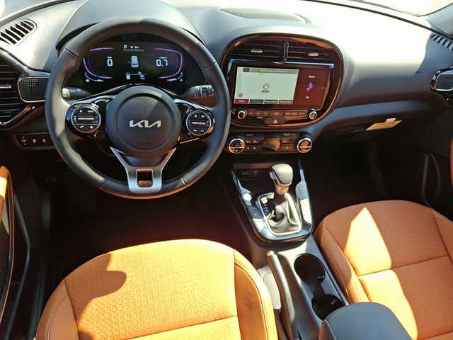 Vehicle image 9 of 22