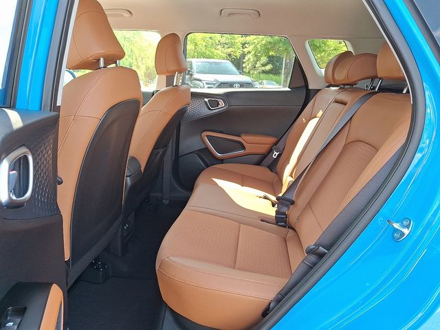 Vehicle image 8 of 22