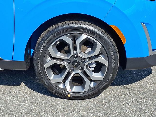 Vehicle image 7 of 22
