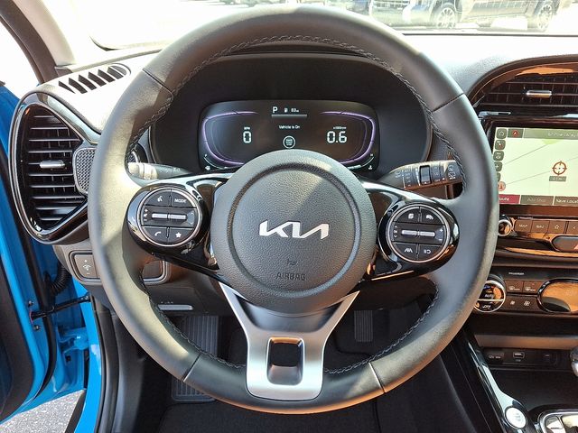 Vehicle image 16 of 22
