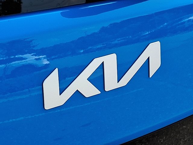 Vehicle image 21 of 22