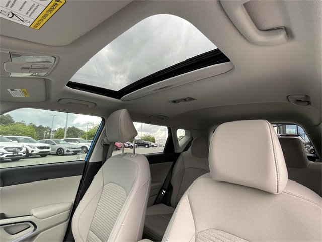 Vehicle image 10 of 37