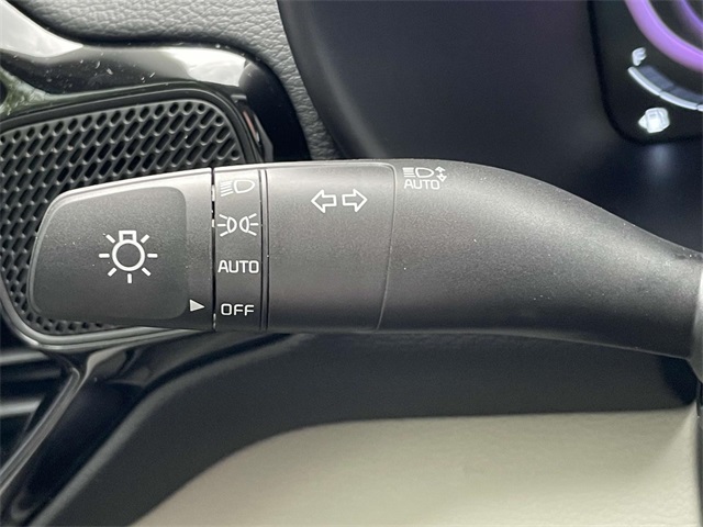 Vehicle image 32 of 37
