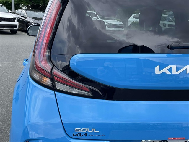 Vehicle image 17 of 37