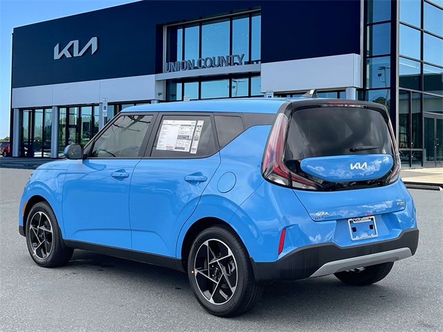 Vehicle image 6 of 37