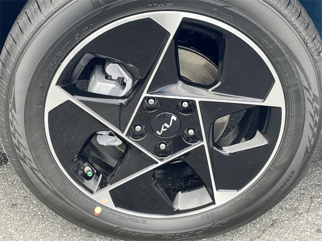 Vehicle image 14 of 37
