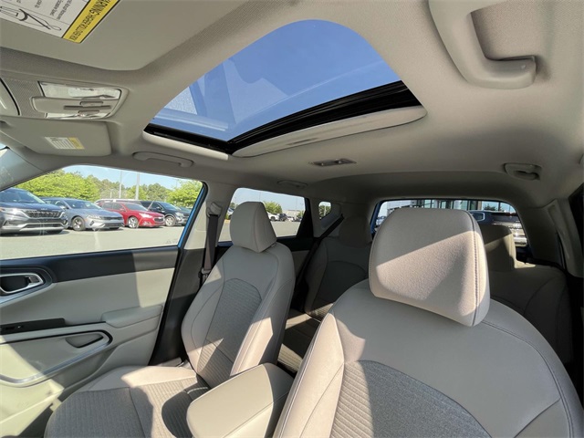 Vehicle image 11 of 37