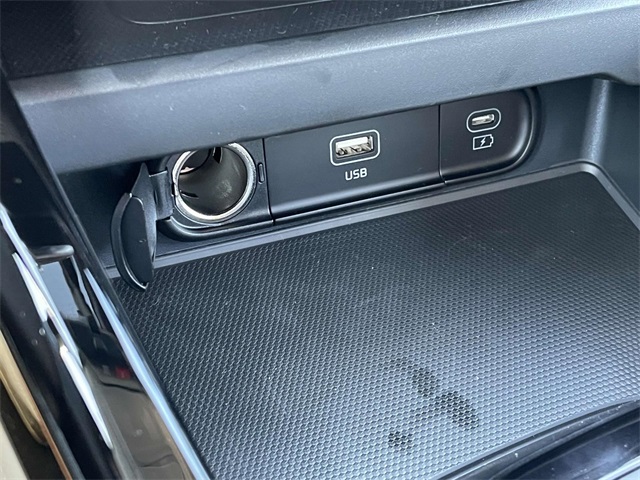 Vehicle image 35 of 37