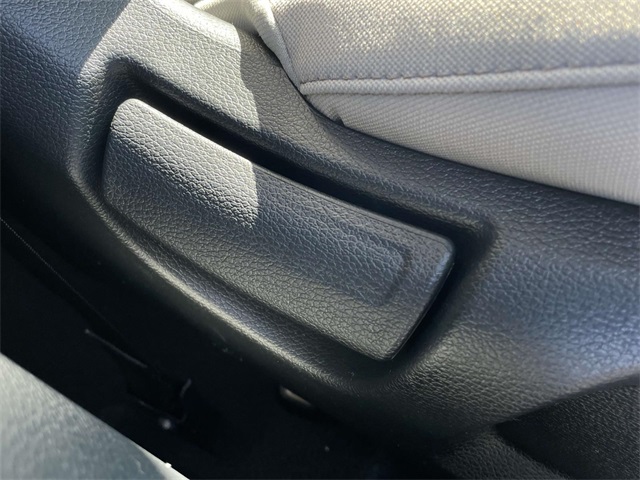 Vehicle image 22 of 37