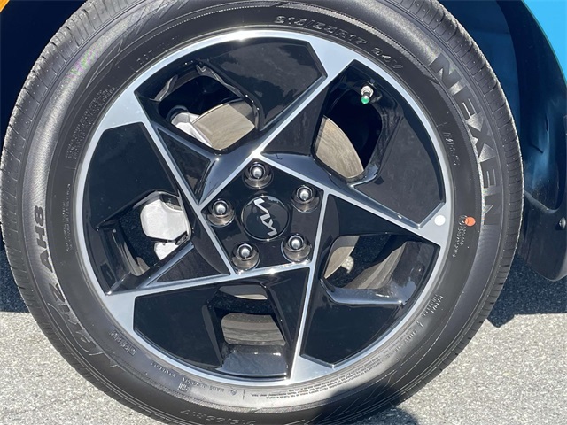 Vehicle image 15 of 37