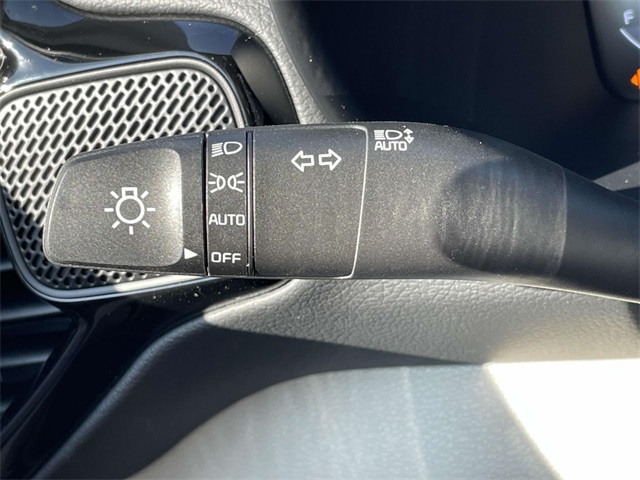 Vehicle image 32 of 37