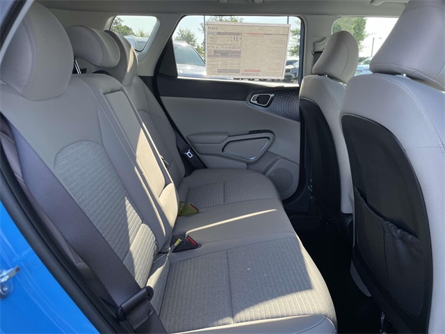 Vehicle image 24 of 37