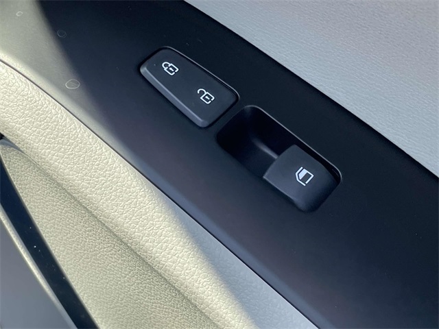 Vehicle image 20 of 37