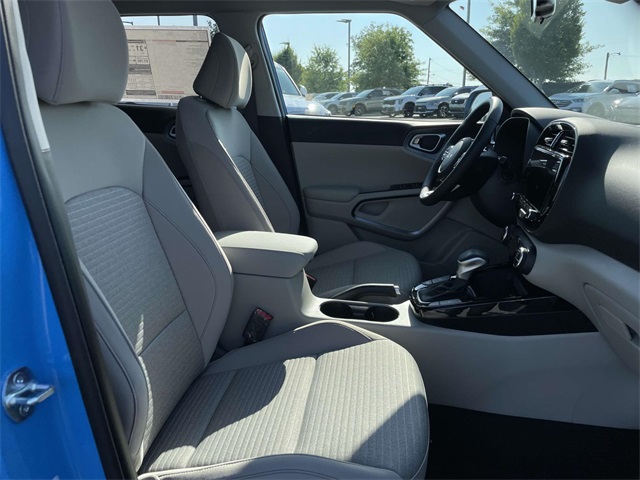 Vehicle image 21 of 37