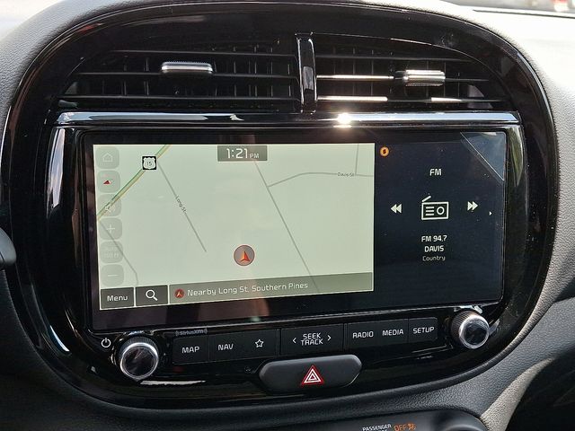 Vehicle image 11 of 21