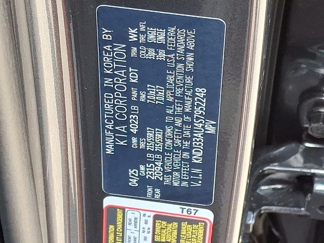 Vehicle image 17 of 21